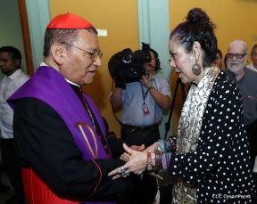 Daniel y Rosario rinden homenaje al Padre Miguel D'Escoto