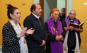 Daniel y Rosario rinden homenaje al Padre Miguel D'Escoto