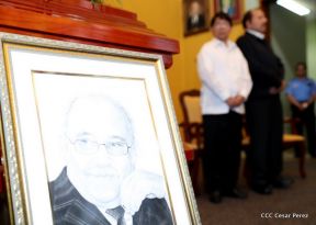 Daniel y Rosario rinden homenaje al Padre Miguel D'Escoto