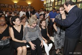 Daniel y Rosario rinden homenaje al Padre Miguel D'Escoto