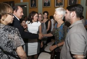 Daniel y Rosario rinden homenaje al Padre Miguel D'Escoto