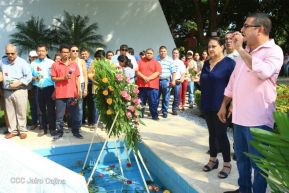 "Una flor para Carlos"