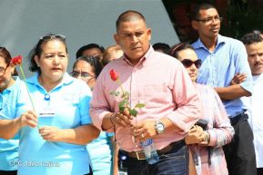 "Una flor para Carlos"