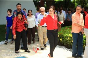 "Una flor para Carlos"