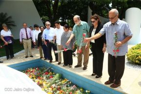 "Una flor para Carlos"