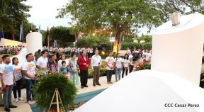 Daniel y Rosario en acto central del natalicio del Comandante Carlos Fonseca Amador