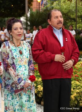 Daniel y Rosario en acto central del natalicio del Comandante Carlos Fonseca Amador
