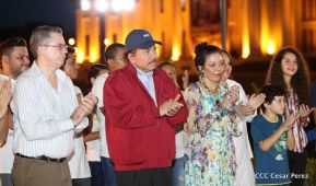 Daniel y Rosario en acto central del natalicio del Comandante Carlos Fonseca Amador