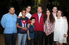 Daniel y Rosario en acto central del natalicio del Comandante Carlos Fonseca Amador