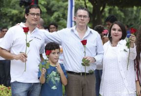 Daniel y Rosario en acto central del natalicio del Comandante Carlos Fonseca Amador