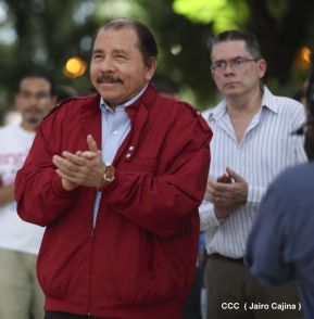 Daniel y Rosario en acto central del natalicio del Comandante Carlos Fonseca Amador