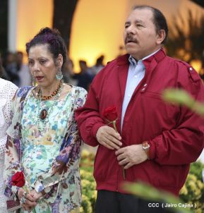 Daniel y Rosario en acto central del natalicio del Comandante Carlos Fonseca Amador