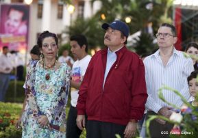 Daniel y Rosario en acto central del natalicio del Comandante Carlos Fonseca Amador