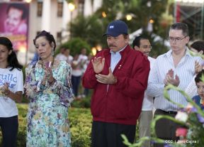 Daniel y Rosario en acto central del natalicio del Comandante Carlos Fonseca Amador