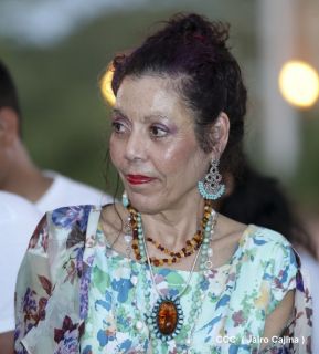 Daniel y Rosario en acto central del natalicio del Comandante Carlos Fonseca Amador