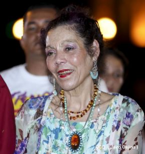 Daniel y Rosario en acto central del natalicio del Comandante Carlos Fonseca Amador