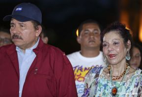 Daniel y Rosario en acto central del natalicio del Comandante Carlos Fonseca Amador