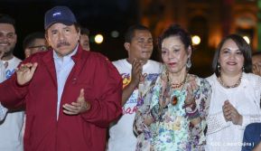 Daniel y Rosario en acto central del natalicio del Comandante Carlos Fonseca Amador
