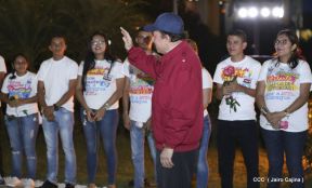 Daniel y Rosario en acto central del natalicio del Comandante Carlos Fonseca Amador