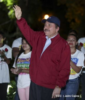 Daniel y Rosario en acto central del natalicio del Comandante Carlos Fonseca Amador