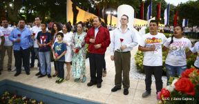 Daniel y Rosario en acto central del natalicio del Comandante Carlos Fonseca Amador