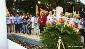 Daniel y Rosario en acto central del natalicio del Comandante Carlos Fonseca Amador