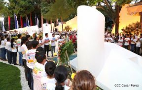 Daniel y Rosario en acto central del natalicio del Comandante Carlos Fonseca Amador