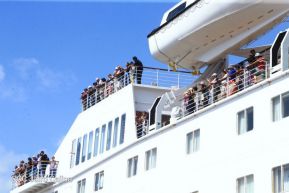 Barco de la Paz visita Nicaragua