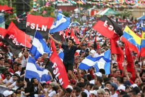 Daniel y Rosario junto al pueblo celebran 38 años del Repliegue a Masaya