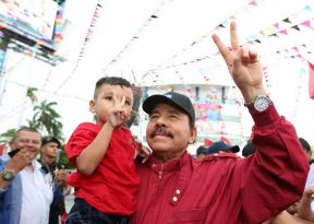 Daniel y Rosario junto al pueblo celebran 38 años del Repliegue a Masaya