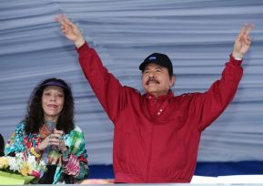Daniel y Rosario junto al pueblo celebran 38 años del Repliegue a Masaya