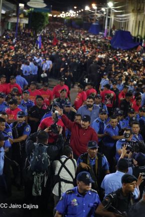 Daniel y Rosario junto al pueblo celebran 38 años del Repliegue a Masaya