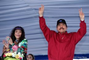 Daniel y Rosario junto al pueblo celebran 38 años del Repliegue a Masaya