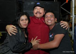 Daniel y Rosario junto al pueblo celebran 38 años del Repliegue a Masaya