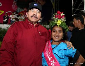 Daniel y Rosario junto al pueblo celebran 38 años del Repliegue a Masaya