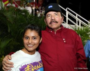 Daniel y Rosario junto al pueblo celebran 38 años del Repliegue a Masaya