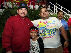 Daniel y Rosario junto al pueblo celebran 38 años del Repliegue a Masaya