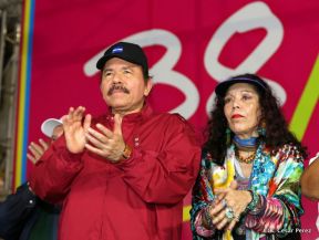 Daniel y Rosario junto al pueblo celebran 38 años del Repliegue a Masaya