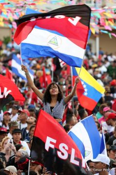 Daniel y Rosario junto al pueblo celebran 38 años del Repliegue a Masaya
