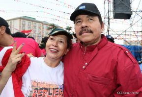 Daniel y Rosario junto al pueblo celebran 38 años del Repliegue a Masaya