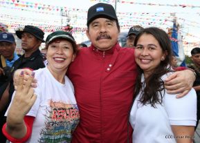 Daniel y Rosario junto al pueblo celebran 38 años del Repliegue a Masaya