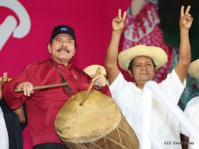 Daniel y Rosario junto al pueblo celebran 38 años del Repliegue a Masaya