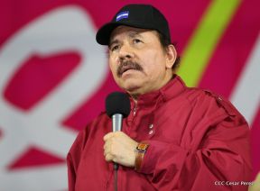 Daniel y Rosario junto al pueblo celebran 38 años del Repliegue a Masaya