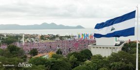 Rosario y Daniel celebran junto al pueblo 38 años de Revolución