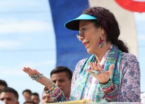 Rosario y Daniel celebran junto al pueblo 38 años de Revolución