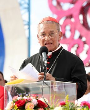 Rosario y Daniel celebran junto al pueblo 38 años de Revolución
