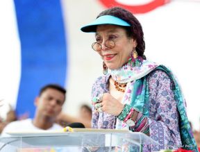 Rosario y Daniel celebran junto al pueblo 38 años de Revolución