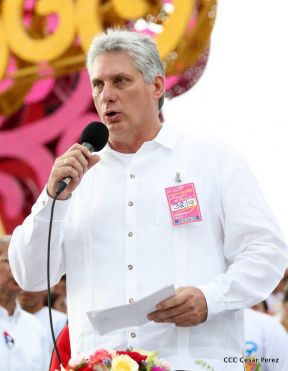 Rosario y Daniel celebran junto al pueblo 38 años de Revolución