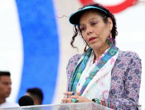 Rosario y Daniel celebran junto al pueblo 38 años de Revolución