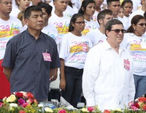 Rosario y Daniel celebran junto al pueblo 38 años de Revolución